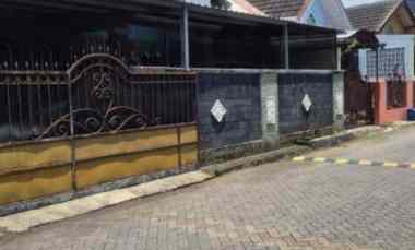 dijual rumah di perum arteri baru semarang