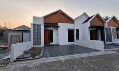 dijual rumah di perum bpd lll residence semarang