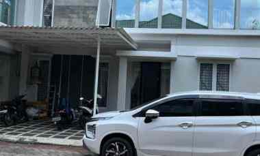 dijual rumah di perum elit colomadu karanganyar