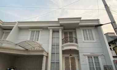 dijual rumah di perumahan cipayung