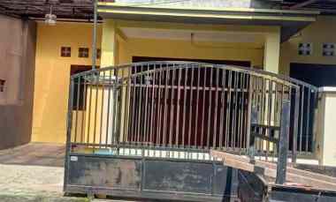 dijual rumah di perumahan graha kota blok p1 03 kediri