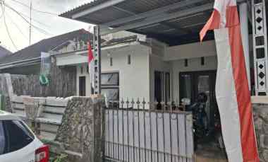 dijual rumah di perumahan gunung batu jember