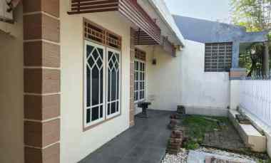 dijual rumah di perumahan medayu selatan