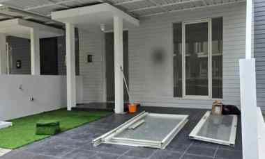 dijual rumah di perumahan northwest park