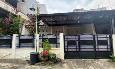 dijual rumah di perumnas banyumanik semarang