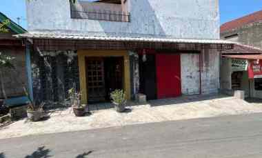 dijual rumah di pucangsawit solo