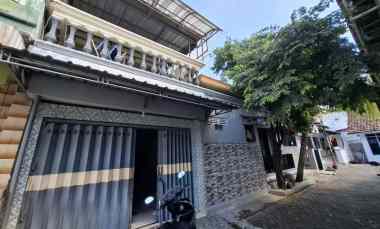 dijual rumah di pusat kota jember jl kenanga