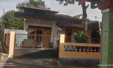 dijual rumah di sambiroto semarang
