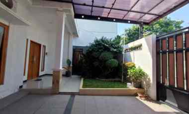 dijual rumah di sumber solo