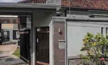dijual rumah di sumber solo