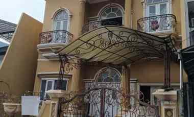 dijual rumah di taman ratu