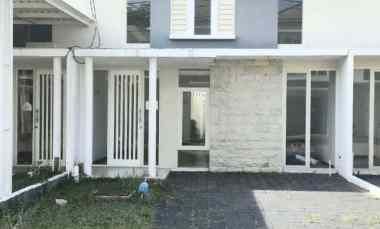 dijual rumah diamond park residence