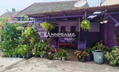 dijual rumah diapit 2 akses tol di pancoran mas depok
