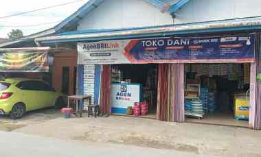 Dijual Rumah Tokoh di Pinggir jl Tani Bhakti Km8 Kec Loajanan