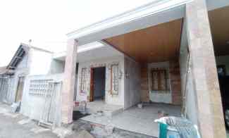 Rumah Minimalis Semi Furnish dekat Jalan Besar di Ngemplak Sleman