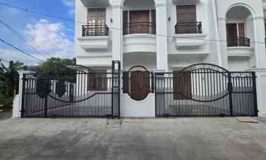 dijual rumah duren sawit