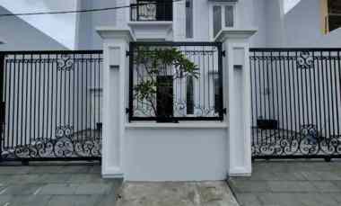 dijual rumah duren sawit