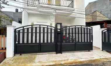 dijual rumah duren sawit