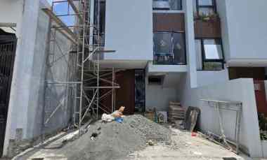 Rumah Baru 3 Lantai dalam Cluster di Duren Sawit Jakarta Timur