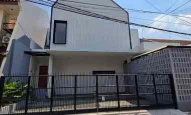 Rumah Baru Design Scandinavian dalam Komplek di Duren Sawit Jaktim