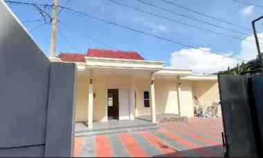 dijual rumah duren sewu