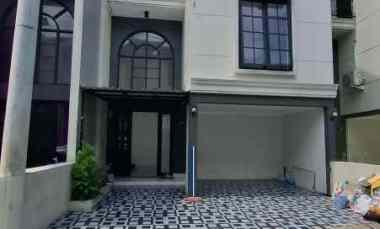 dijual rumah duta premier cibubur