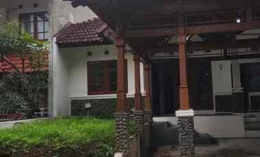 dijual rumah eksklusif komplek tamansari bukit bandung