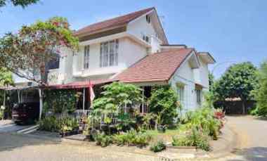 Rumah Hook 2 Lantai dalam Cluster Favorit Emerald Bintaro Jaya