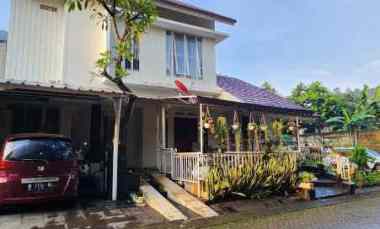 dijual rumah emerald view