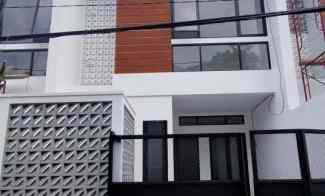 Rumah Minimalis Scandinavian Surabaya Timur dekat Merr, Pakuwon City