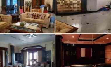 Jual Rumah dengan Kolam Renang di Gajah Mungkur Semarang