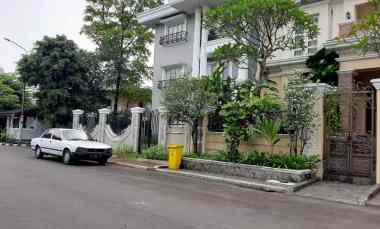 dijual rumah gandaria city