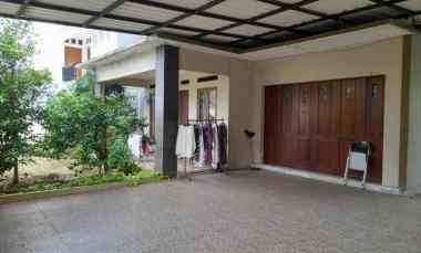 Rumah 2 Lantai di Gandaria Jagakarsa Jaksel dekat ke Tabebuya Park
