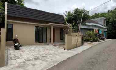 dijual rumah gentan kaliurang km 10