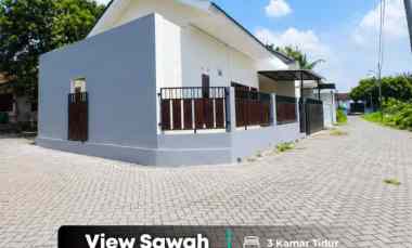 Rumah Hook di Sidomoyo, Godean km 7, Sleman 200 meter ke jl. Sidomoyo