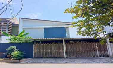 dijual rumah golf raya