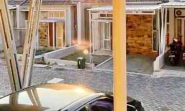 dijual rumah grafika