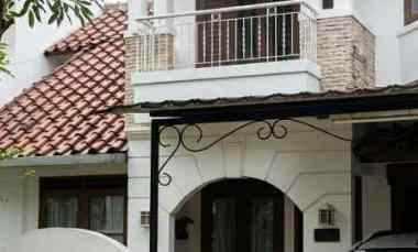 Rumah 2Lt, Hdp Barat, Balkon, Akses TOL Krukut, di Graha Cinere