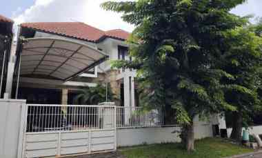 dijual rumah graha famili
