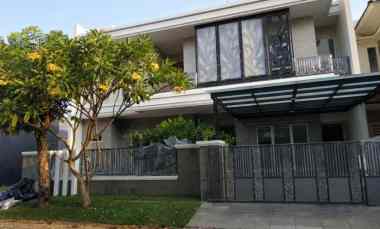 dijual rumah graha family