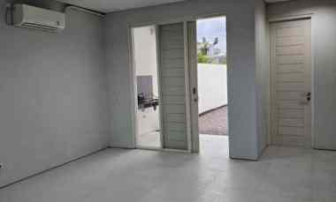 Rumah Baru 2 Lantai Graha Green Garden Dian Istana Wiyung Surabaya