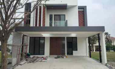 Rumah Mewah Ada Kolam Renang Pribadi di Grand Pakuwon, Surabaya