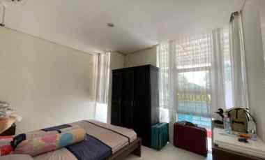 dijual rumah grand pakuwon