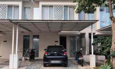 dijual rumah grand pakuwon
