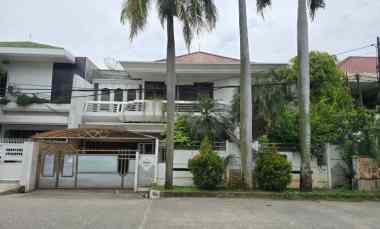 dijual rumah green garden