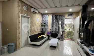 dijual rumah green lake city cluster