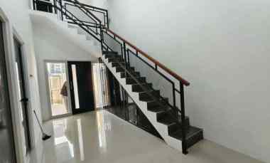 gambar dijual rumah green lake wonorejo