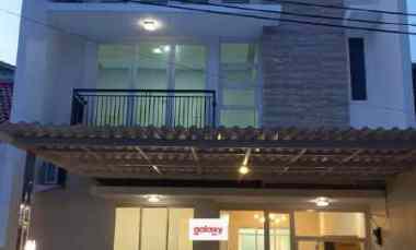 dijual rumah griya asri pakuwon city