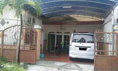 Dijual Rumah Babatan Wiyung Surabaya Dimensi 9x15 SHM Carport 2 Mobil