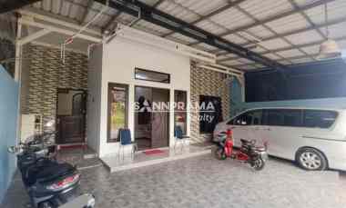 Rumah Mewah 2 Lantai Semi Furnished dekat Tol Krukut Limo Depok